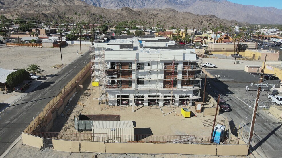 68550 Grove Street, Cathedral City, CA à vendre - Vidéo sur l’inscription commerciale - Image 3 de 24