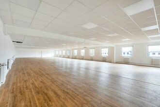 114 Avenue Louis Roche, Gennevilliers à louer Photo du bâtiment- Image 2 de 7