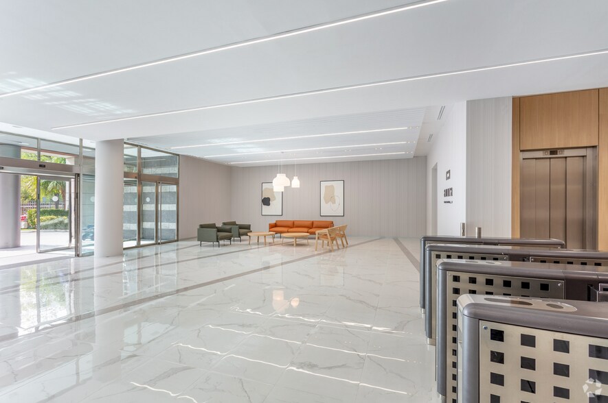 Calle de Cantabria, 2, Alcobendas, Madrid à louer - Photo du bâtiment - Image 3 de 17