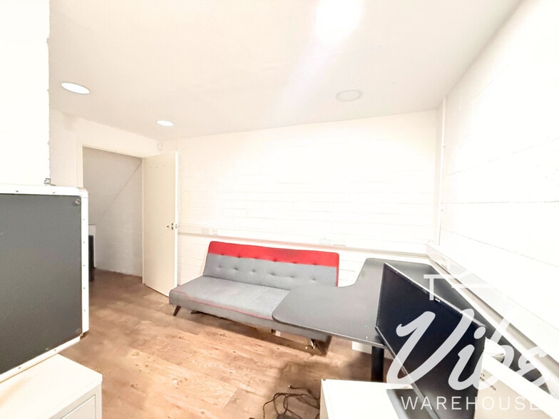 5 Bernard Rd, London for lease - Building Photo - Image 3 of 7