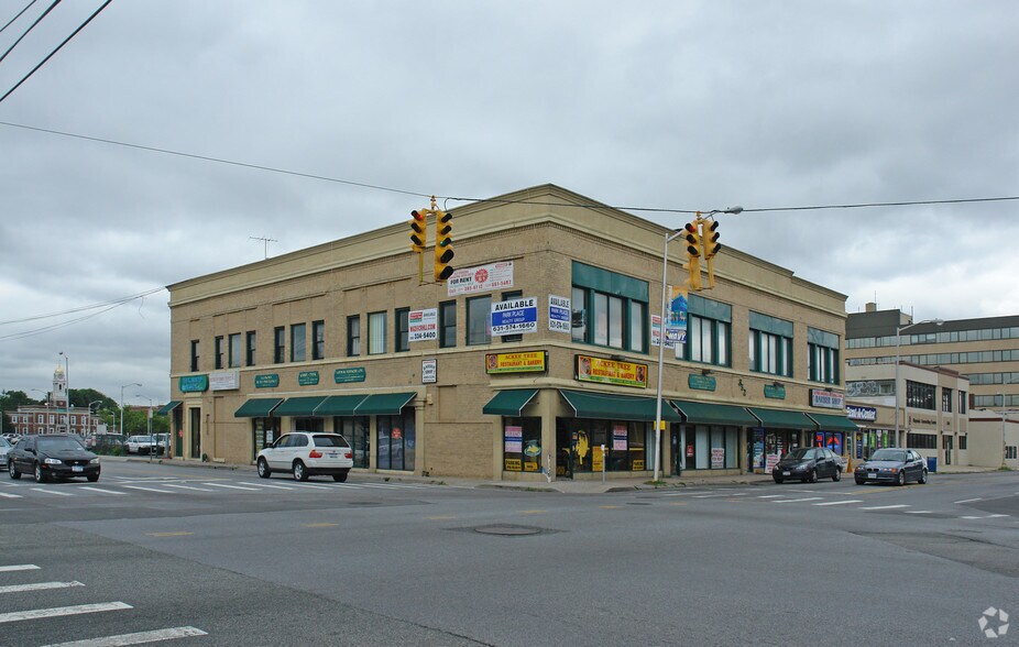 352 Fulton Ave, Hempstead, NY à louer - Photo du bâtiment - Image 1 de 8