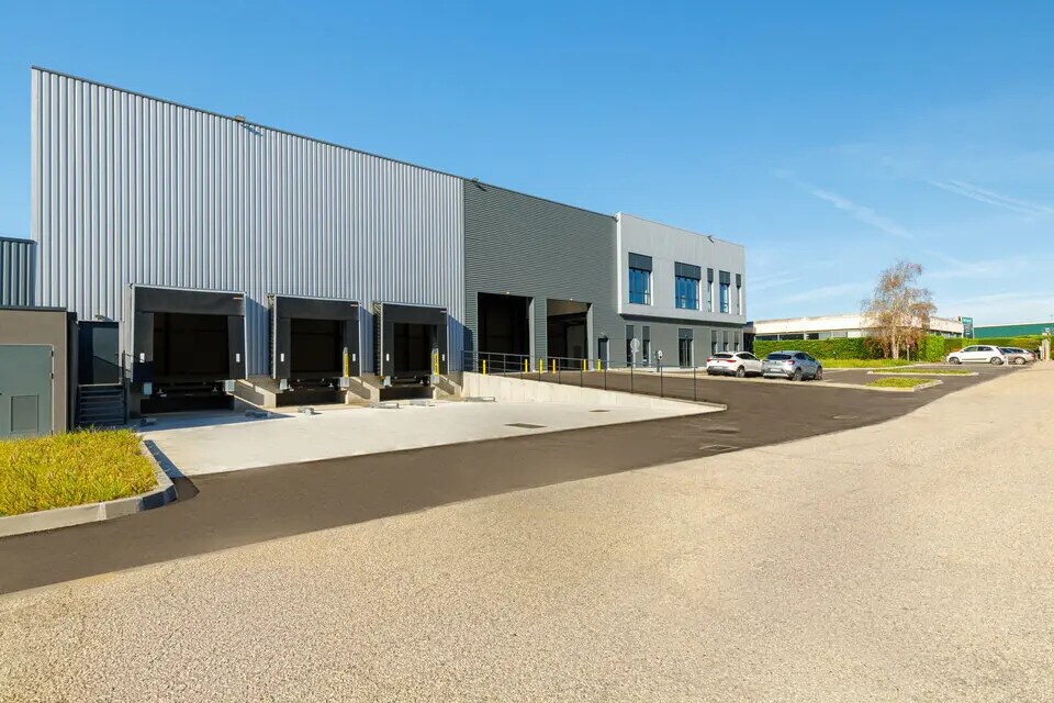 Industrial in Corbas for lease Building Photo- Image 1 of 9