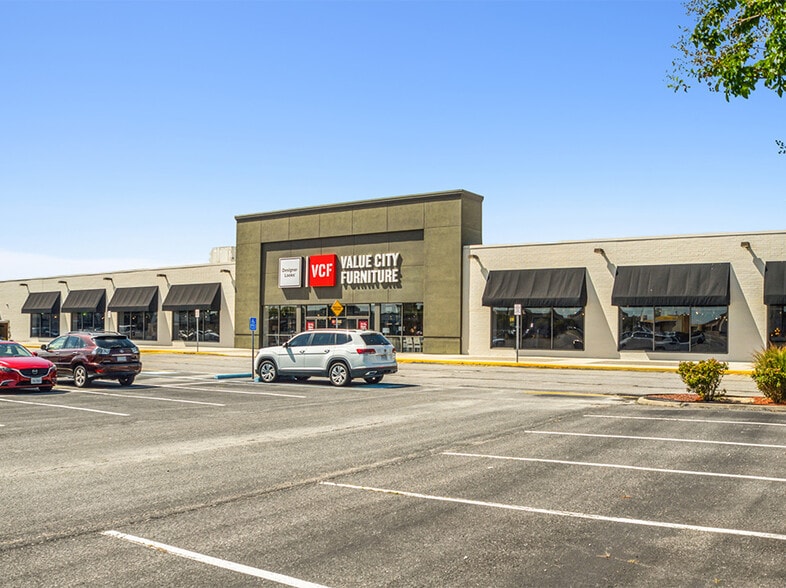 2701-2736 N Mall Dr, Virginia Beach, VA for lease - Building Photo - Image 3 of 12