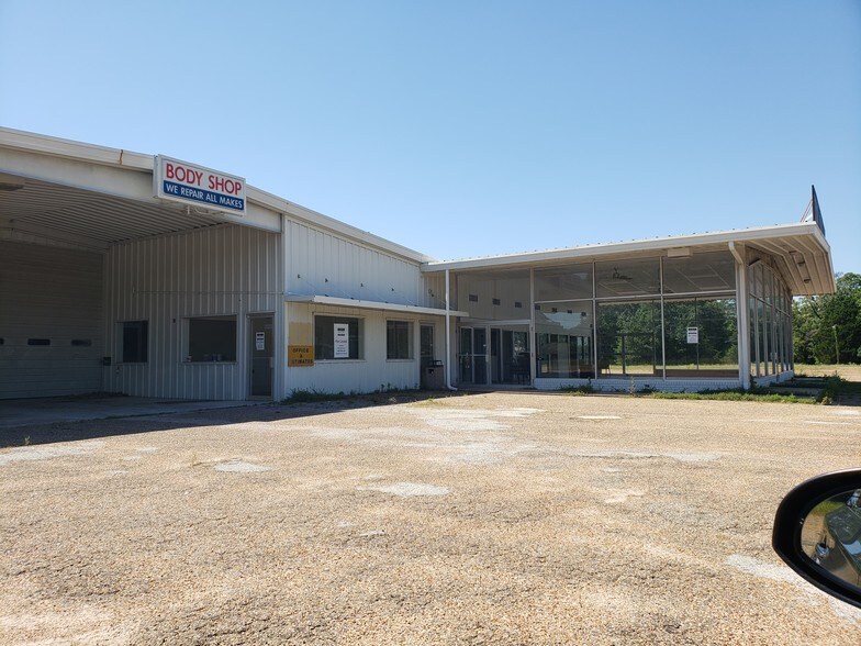 1106 S Palestine St, Athens, TX à louer - Photo du bâtiment - Image 2 de 10