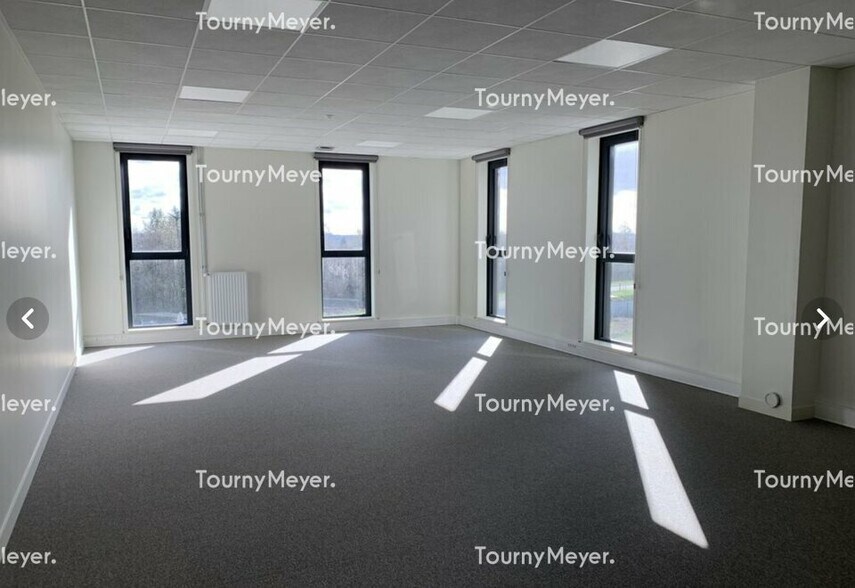 Office in Thorigné-Fouillard for lease - Interior Photo - Image 1 of 1