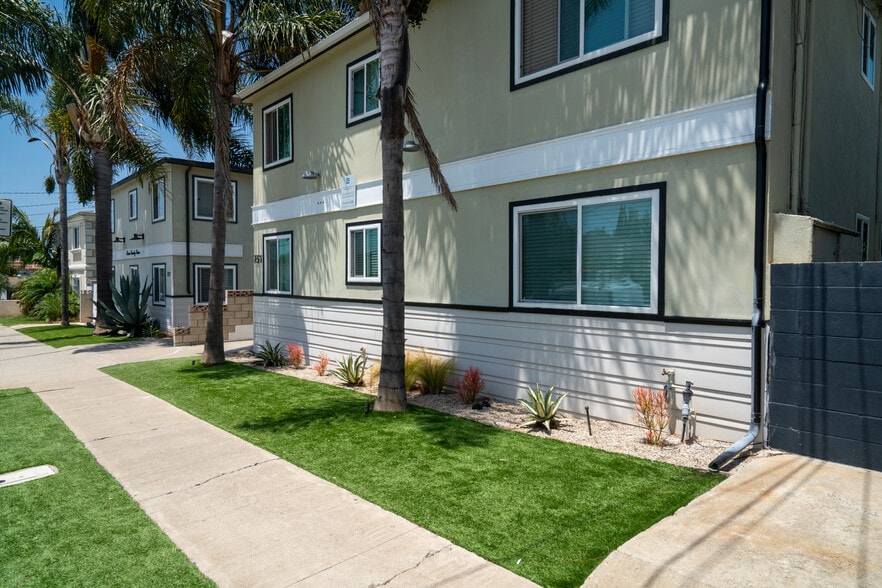 731 Owen Dr, Huntington Beach, CA for sale - Building Photo - Image 2 of 13