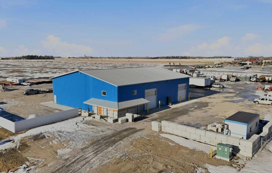 32580 Range Road 11, Mountain View County, AB à louer - Photo du bâtiment - Image 3 de 8