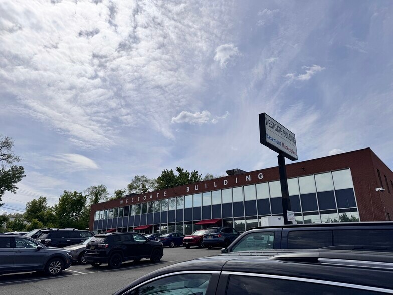 10 Russell Rd, Albany, NY à vendre - Photo du bâtiment - Image 3 de 22