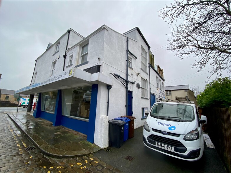 3-7 Keighley Rd, Colne à vendre - Photo du bâtiment - Image 3 de 6