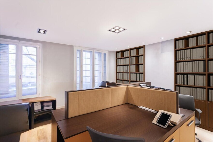 Local d'activités dans Paris à vendre - Photo du bâtiment - Image 3 de 4