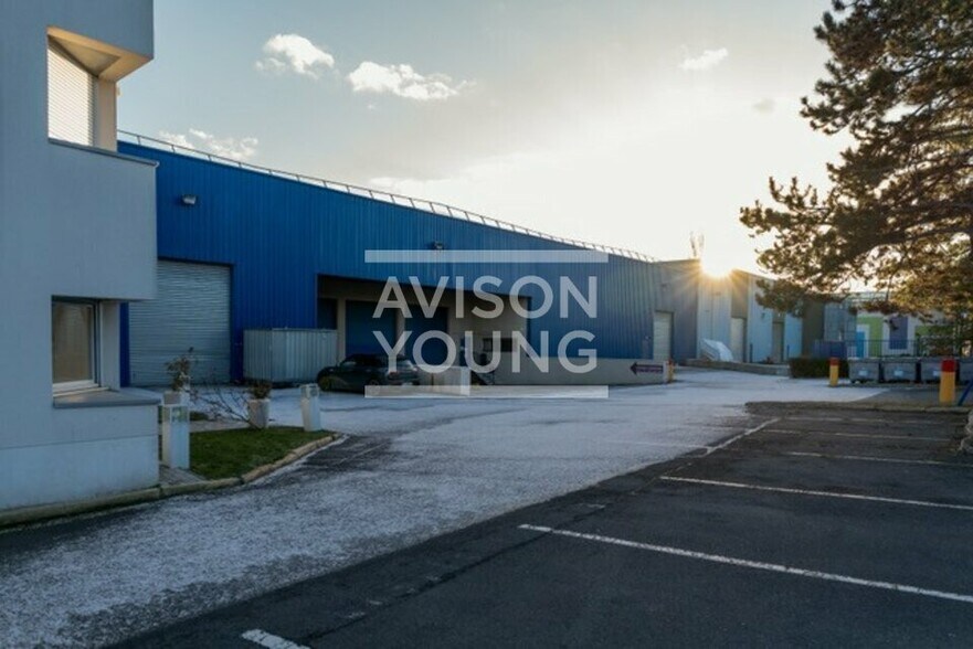 Industrial in Gonesse for lease - Building Photo - Image 3 of 7