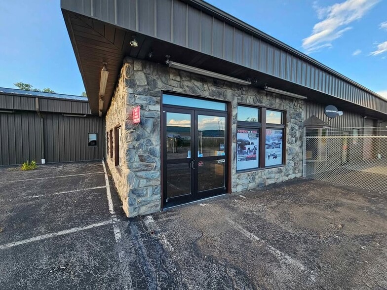 6511 S Transit Rd, Lockport, NY for lease - Building Photo - Image 3 of 11
