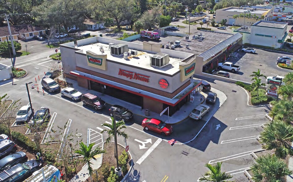 530 NE 167th St, North Miami Beach, FL for sale - Building Photo - Image 2 of 8