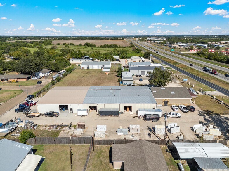 6175 N State Highway 6, Woodway, TX for lease - Primary Photo - Image 1 of 9