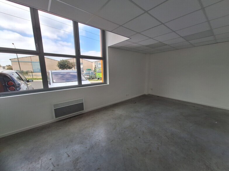 Flex in Carbon-Blanc for lease - Building Photo - Image 2 of 6