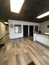 1412 SW 7 Hwy, Blue Springs, MO for lease Interior Photo- Image 2 of 9