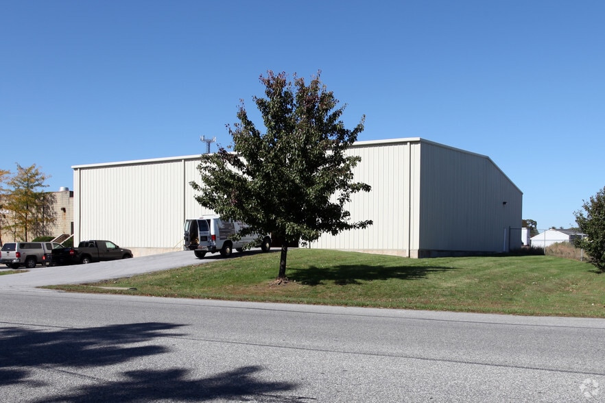 3 McCullough Dr, New Castle, DE for lease - Building Photo - Image 3 of 6