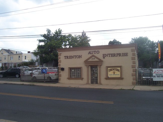 More details for 225 Chambers St, Trenton, NJ - Retail for Sale