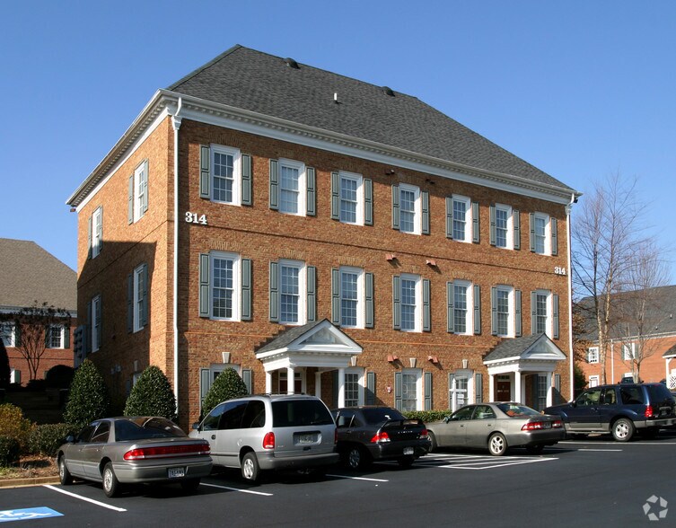 314 Maxwell Rd, Alpharetta, GA à louer - Photo du bâtiment - Image 2 de 3