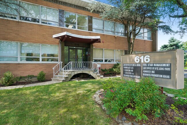 More details for 616 E Palisade Ave, Englewood Cliffs, NJ - Office for Sale