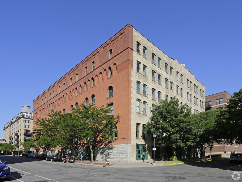 400 N 1st St, Minneapolis, MN à louer - Photo du bâtiment - Image 2 de 9