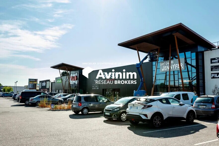 Retail in Mérignac for lease - Building Photo - Image 2 of 5