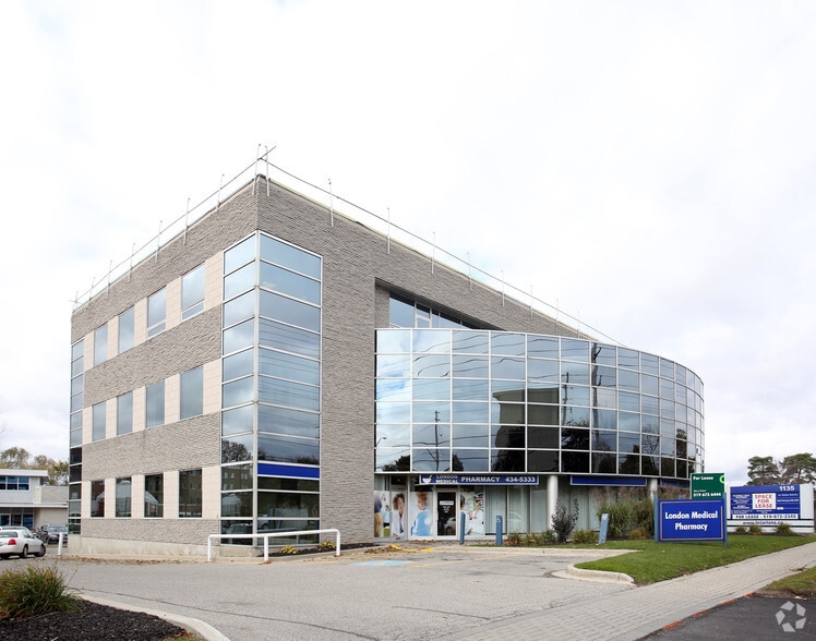1135 Adelaide St N, London, ON for lease - Primary Photo - Image 1 of 9