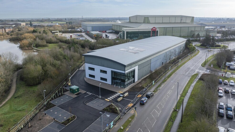 Walsingham Dr, Nuneaton à vendre - Photo du bâtiment - Image 1 de 13