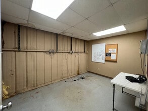 2321 N Masch Branch Rd, Denton, TX for lease Interior Photo- Image 1 of 5