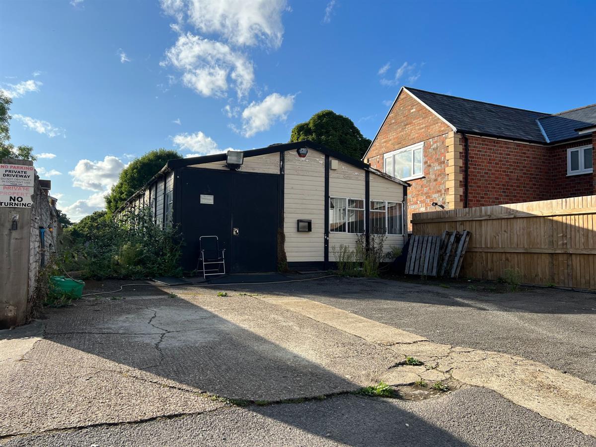 High St, Edenbridge for sale Primary Photo- Image 1 of 8