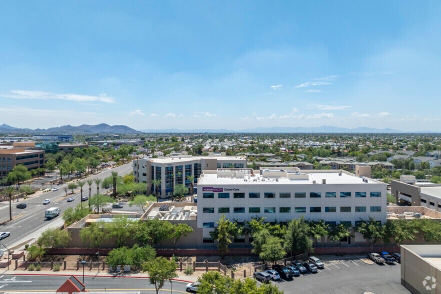 19646 N 27th Ave, Phoenix, AZ à louer - Photo du bâtiment - Image 3 de 5