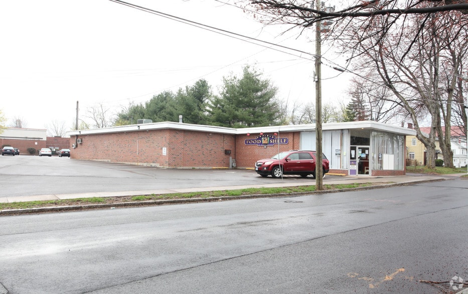 96 Alden Ave, Enfield, CT for lease - Primary Photo - Image 2 of 8