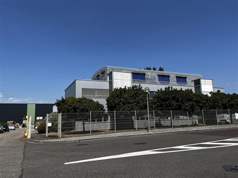 Office in Ostwald for lease - Building Photo - Image 2 of 10