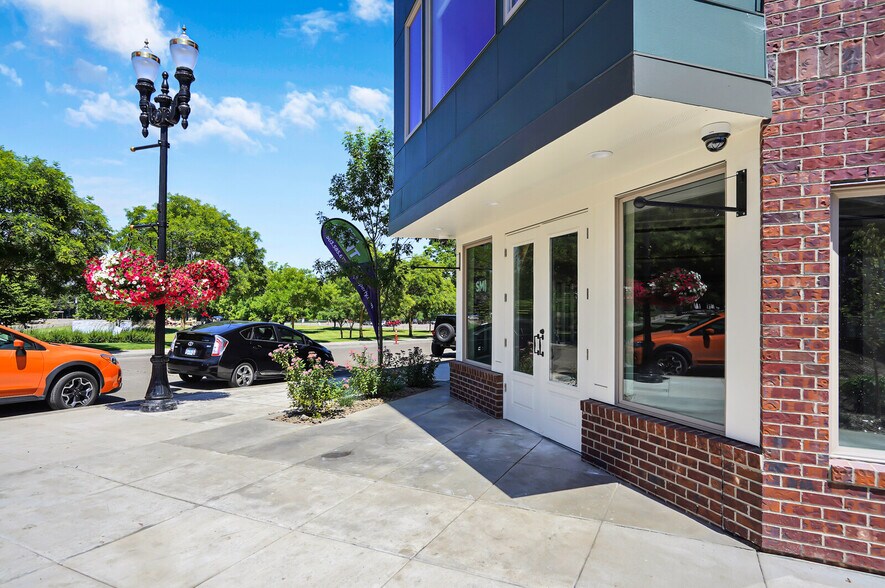 107 C Street, Independence, OR à louer - Photo du bâtiment - Image 2 de 49