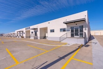 2903-2919 Ladybird Ln, Dallas, TX for lease Building Photo- Image 1 of 9