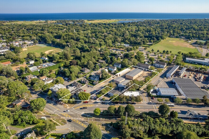 9 Railroad Ave, East Hampton, NY à louer - Aérien - Image 3 de 6