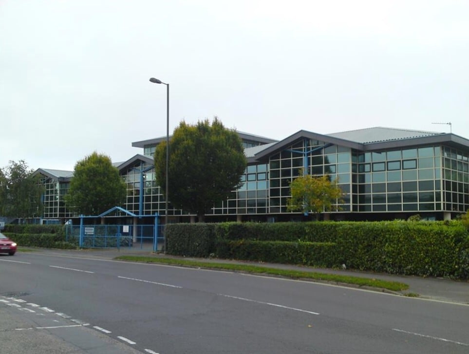 School Ln, Eastleigh for lease Primary Photo- Image 1 of 3