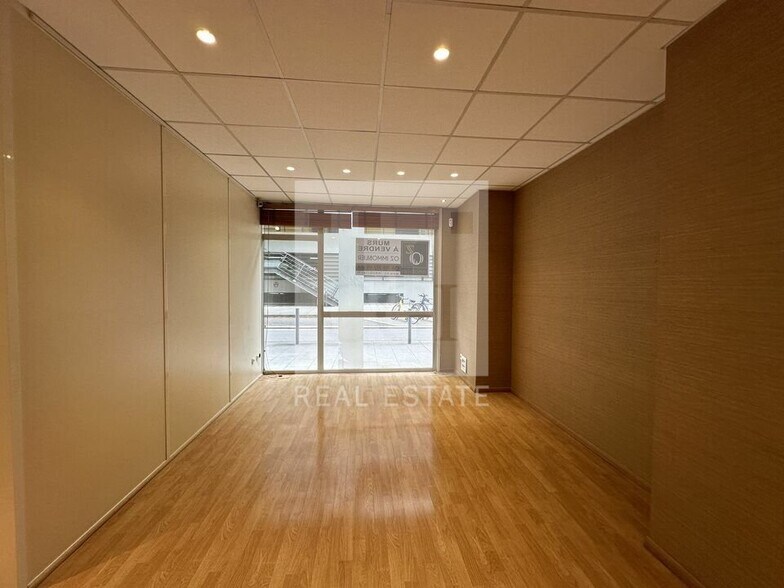 Retail in Grenoble for sale - Building Photo - Image 2 of 6