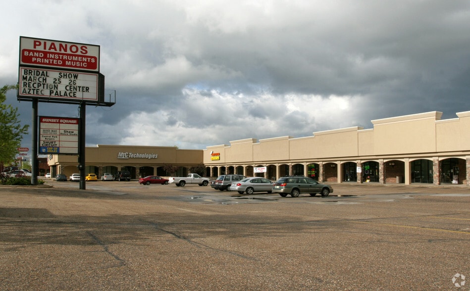 2465 N Main St, Sunset, UT à louer - Photo du bâtiment - Image 2 de 38