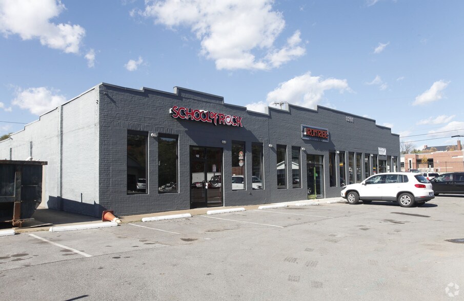3201 Belmont Blvd, Nashville, TN à louer - Photo du bâtiment - Image 2 de 2