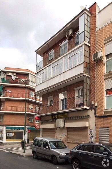 Calle de San Ciriaco, Madrid, Madrid for sale - Building Photo - Image 2 of 2