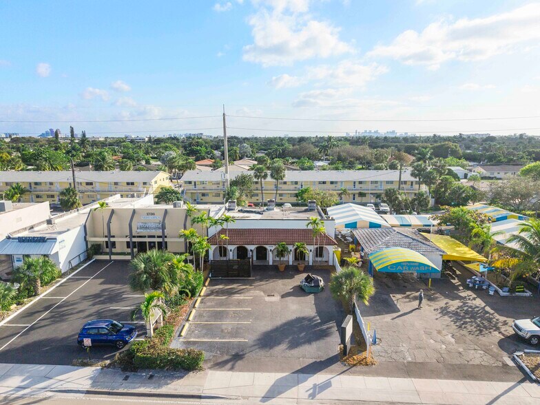 1730 E Commercial Blvd, Fort Lauderdale, FL à vendre - Photo du bâtiment - Image 3 de 50
