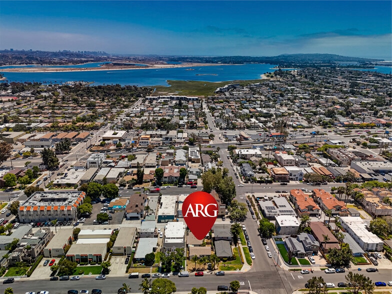 2109 Felspar St, San Diego, CA for sale - Primary Photo - Image 1 of 8