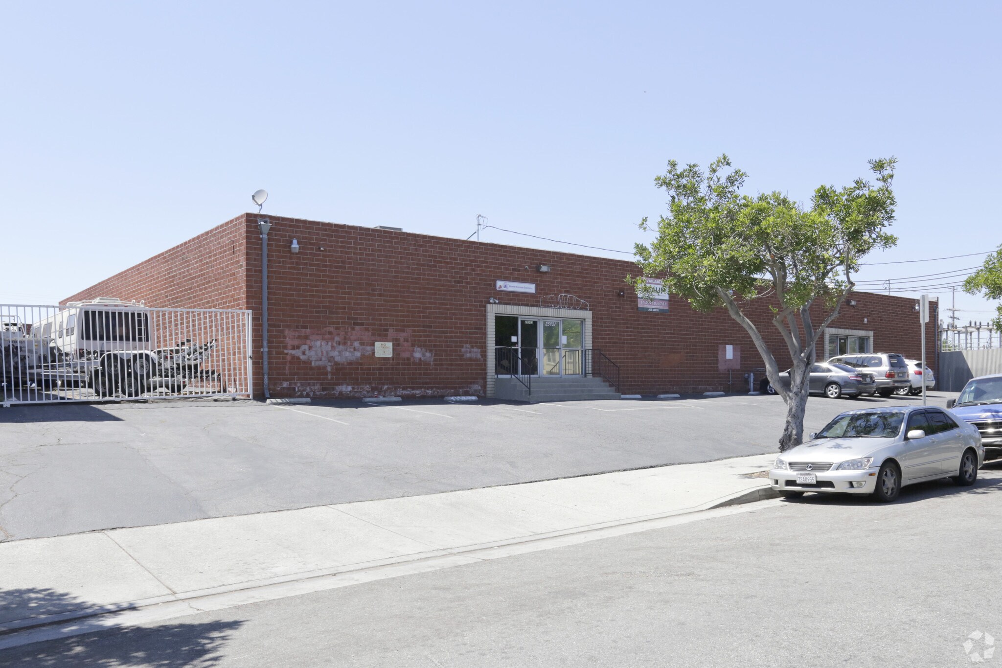 25931-25941 Frampton Ave, Harbor City, CA à louer Photo principale- Image 1 de 6