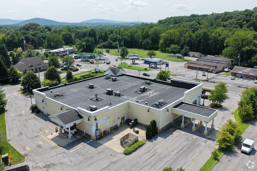 84 N Plank Rd, Newburgh, NY for lease - Building Photo - Image 3 of 4