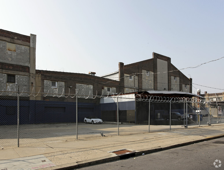 3525 Amber St, Philadelphia, PA for lease - Building Photo - Image 3 of 8