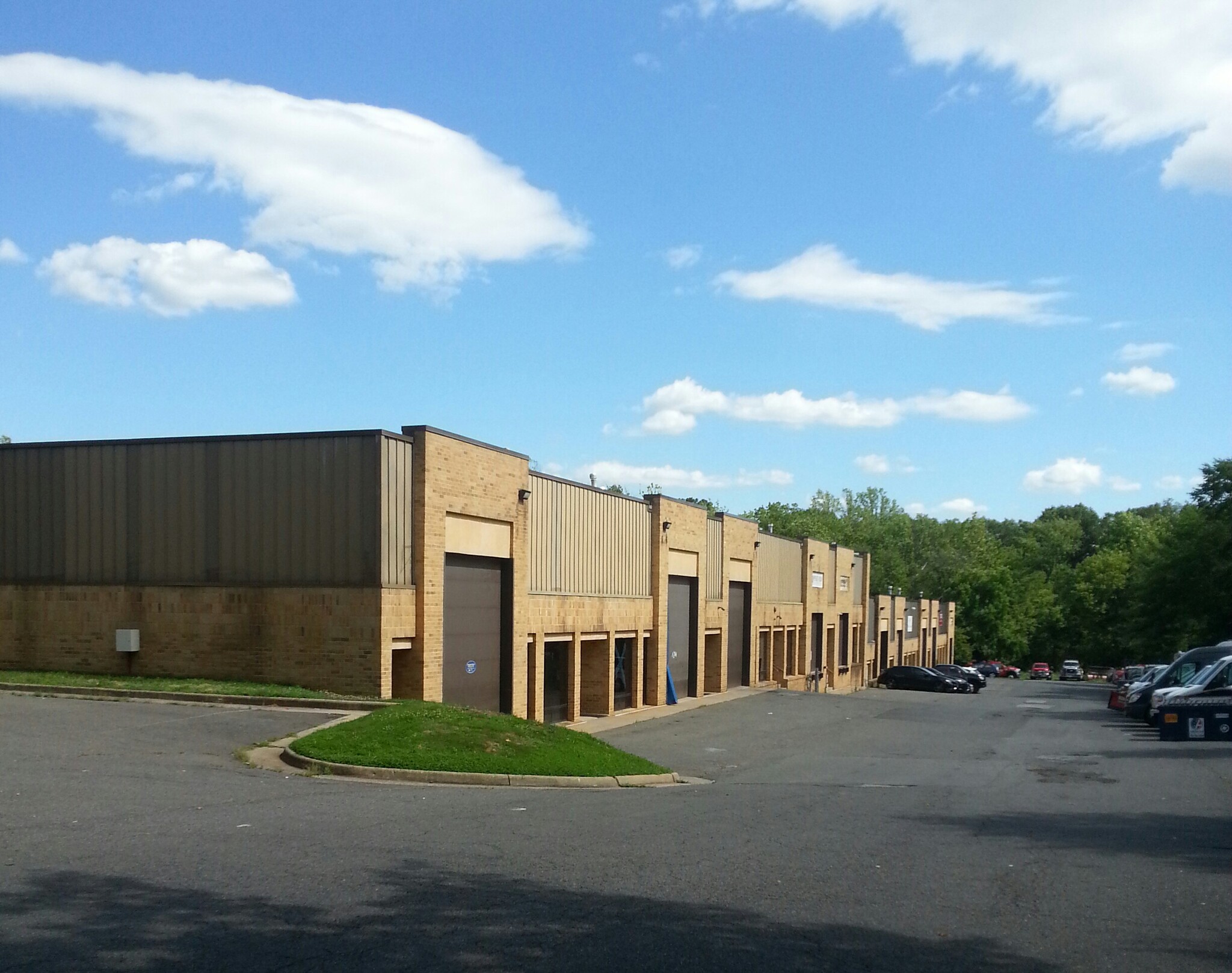 13901-13943 Willard Rd, Chantilly, VA for sale Building Photo- Image 1 of 1