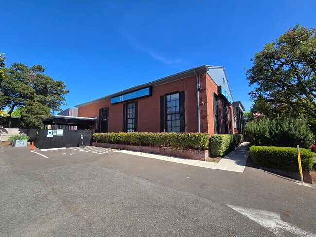 More details for 7525 N Richmond Ave, Portland, OR - Specialty for Sale