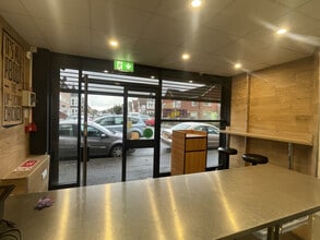 74 High St, Clacton On Sea à louer Photo intérieure- Image 2 de 10