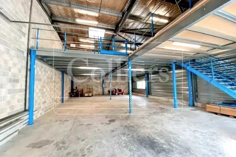 Industrial in Aubagne for lease - Interior Photo - Image 1 of 3